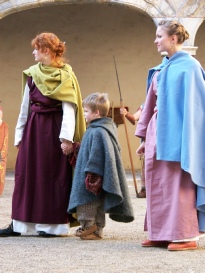 Besançon, démonstration de vetements, toilette et parure.