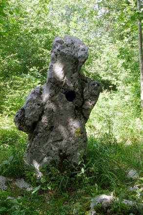 Menhir anthropomorphe dans l' Urbs