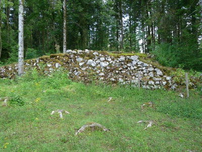 Tumulus avec façade empierrée dit « Delphes »